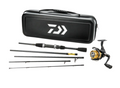 DAIWA CARBON CASE TRAVEL PACK